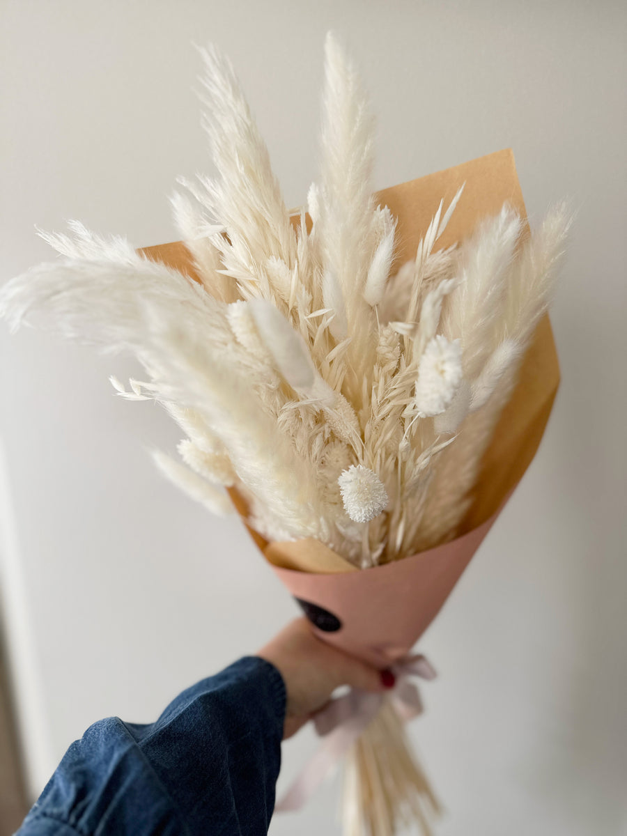 White Boho Dried Flowers Bouquet – Artofflowers