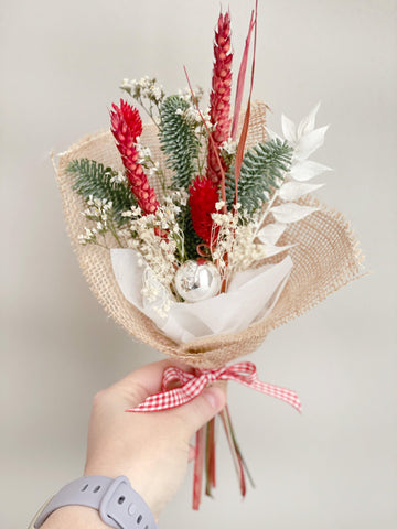 Winter Flowers Mini Bouquet | Mini Arrangement | Christmas Decor - Artofflowers
